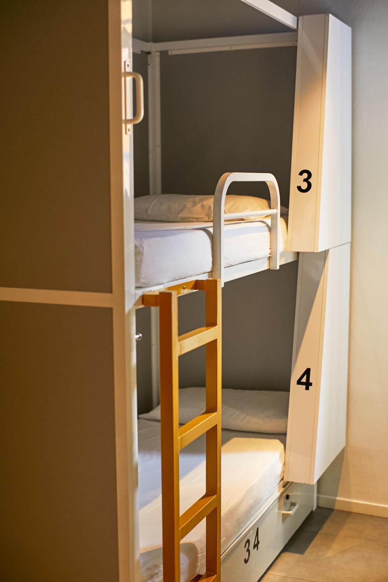 Sun & Moon Albergue *